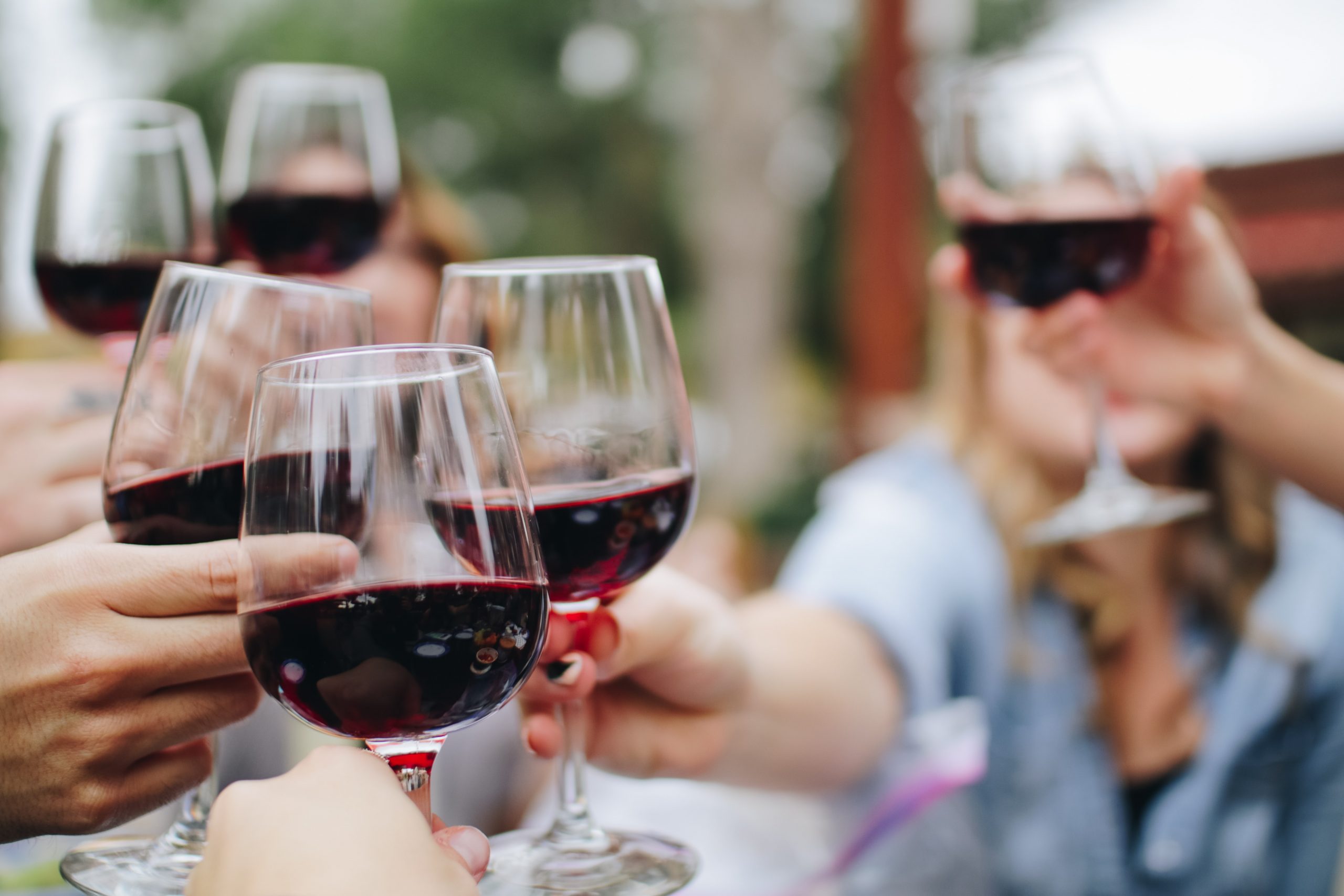 8 Tips to Demystify Wine Tasting